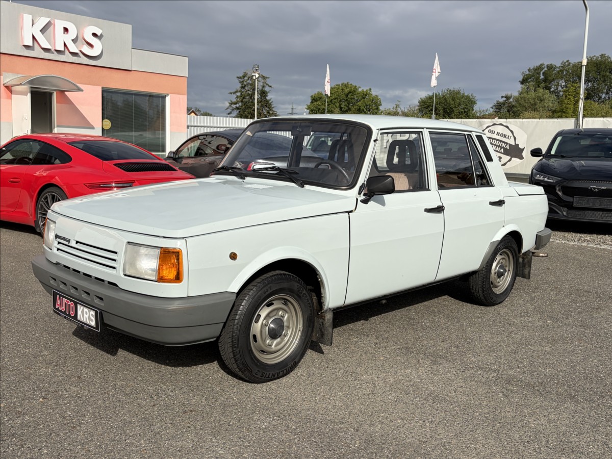 wartburg-353-1-3-mimoradne-zachovaly-retrokousek - 9