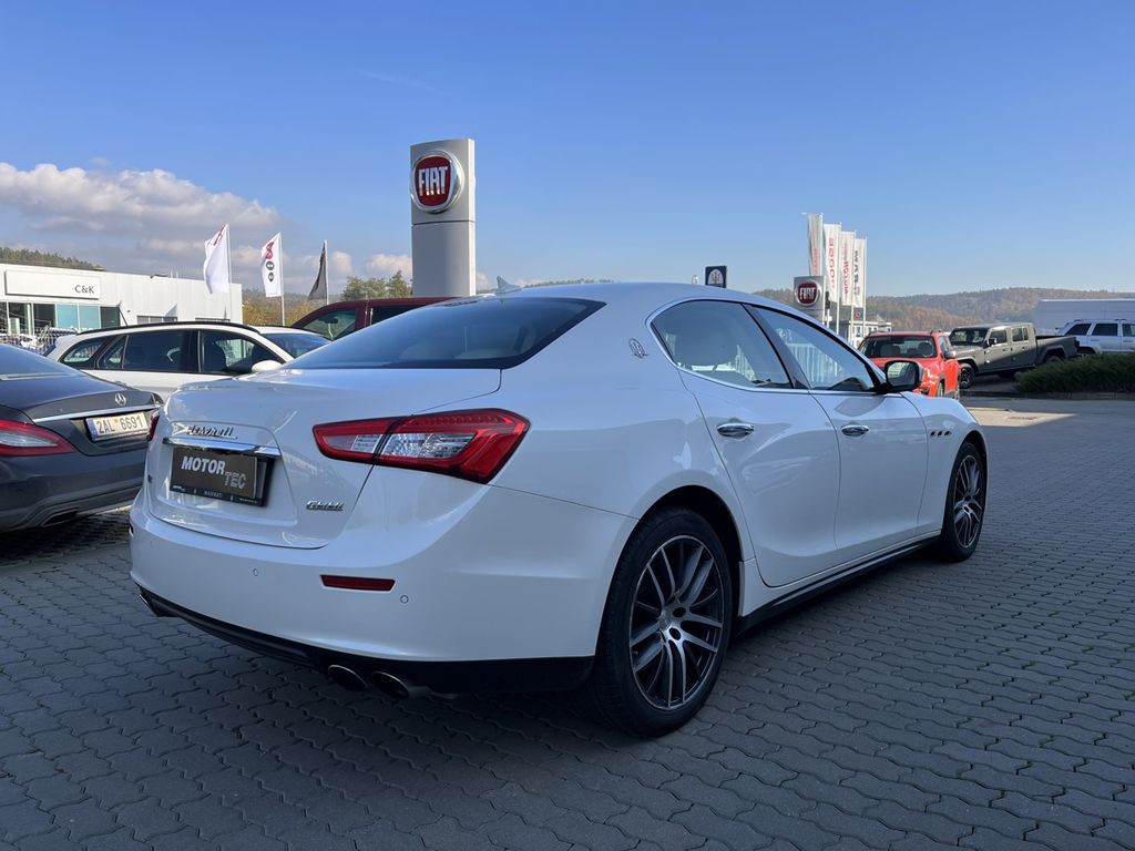 maserati-ghibli-3-0-v6-bi-turbo-sq4-at8 - 2