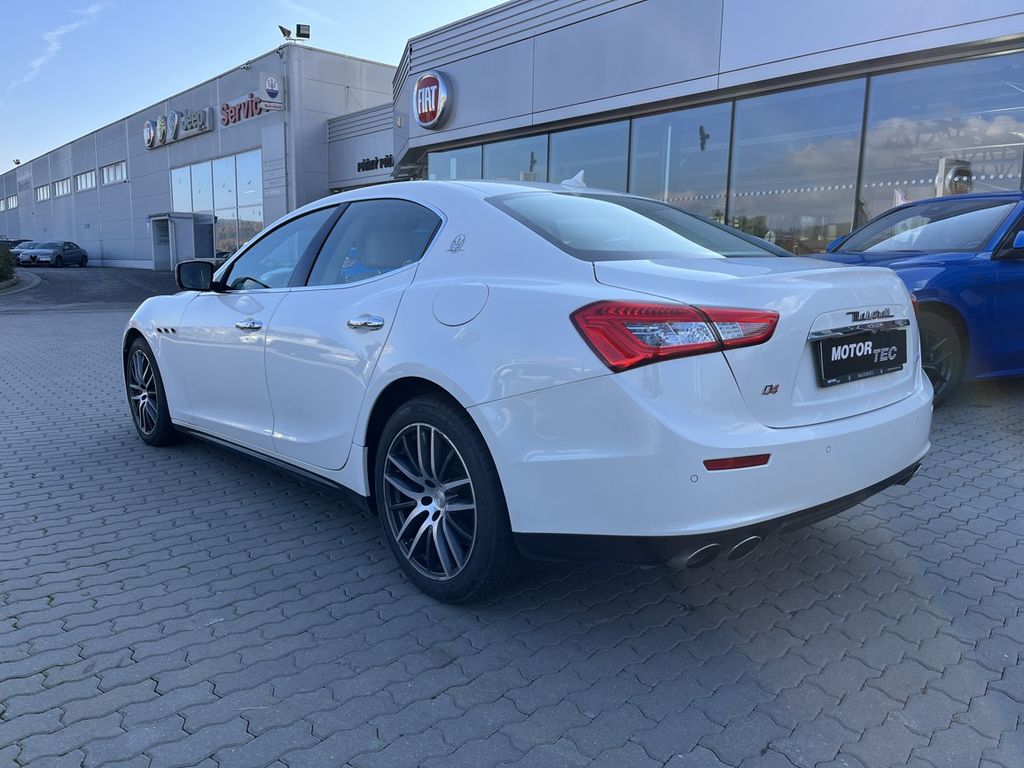 maserati-ghibli-3-0-v6-bi-turbo-sq4-at8 - 3