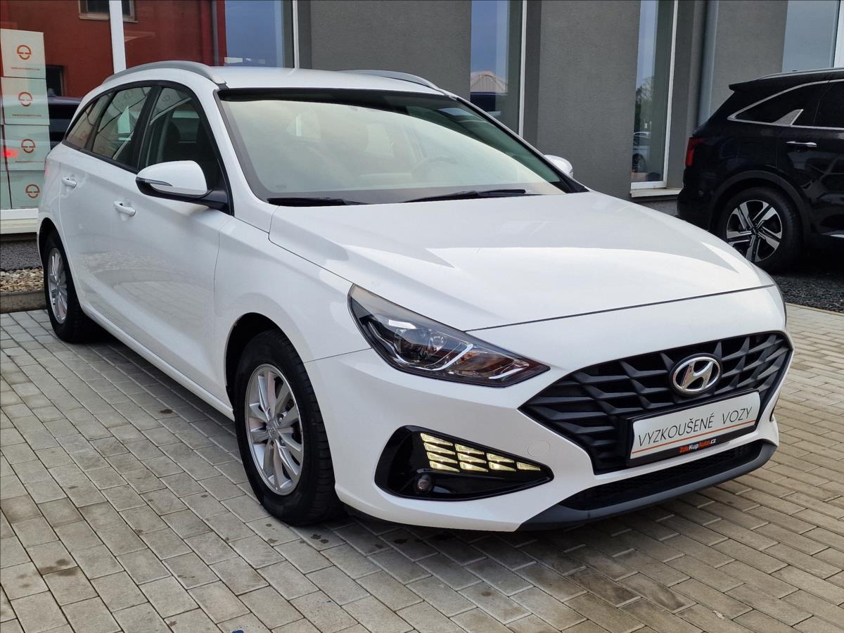hyundai-i30-1-6-crdi-comfort-cr-1-majitel - 2