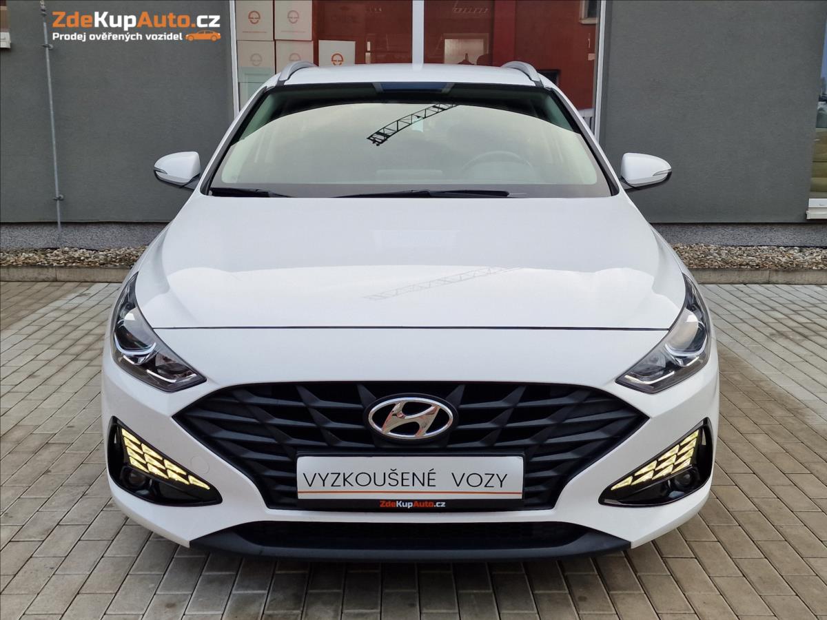 hyundai-i30-1-6-crdi-comfort-cr-1-majitel - 3
