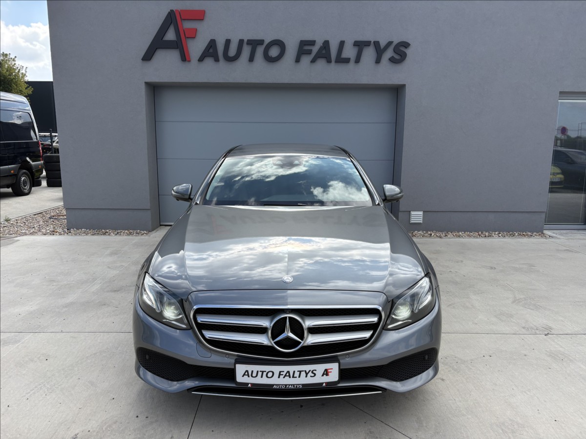 mercedes-benz-tridy-e-2-0-220-d - 1