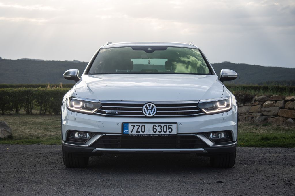 volkswagen-passat - 1