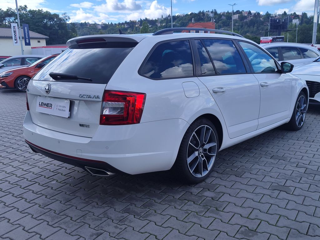 skoda-octavia-2-0-tdi-135kw-rs - 4