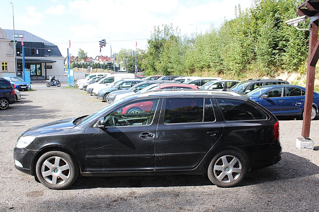 skoda-octavia-kombi-ii-1-6-tdi - 8