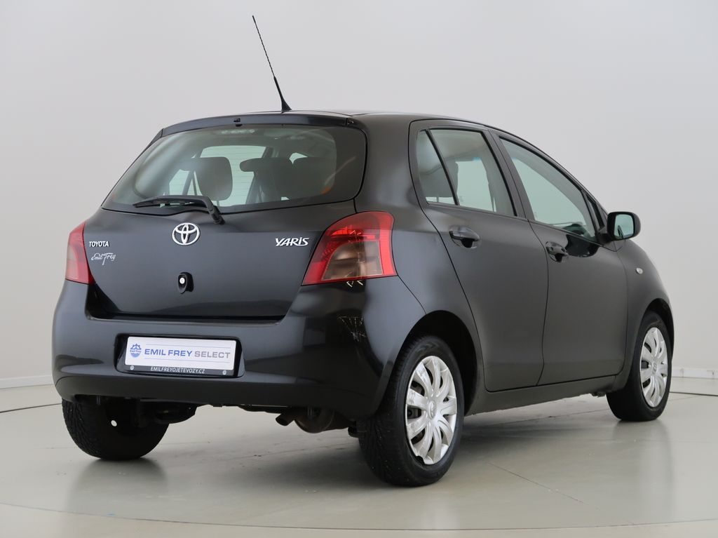 toyota-yaris-1-3vvt-i-64kw-automat-cz - 4