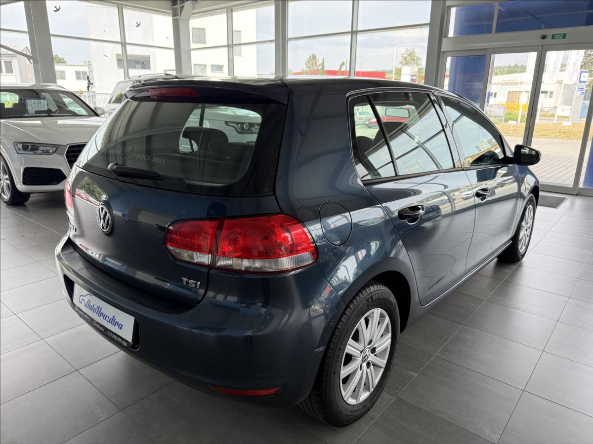 volkswagen-golf-1-2-tsi-77kw-comfort-serviska - 5