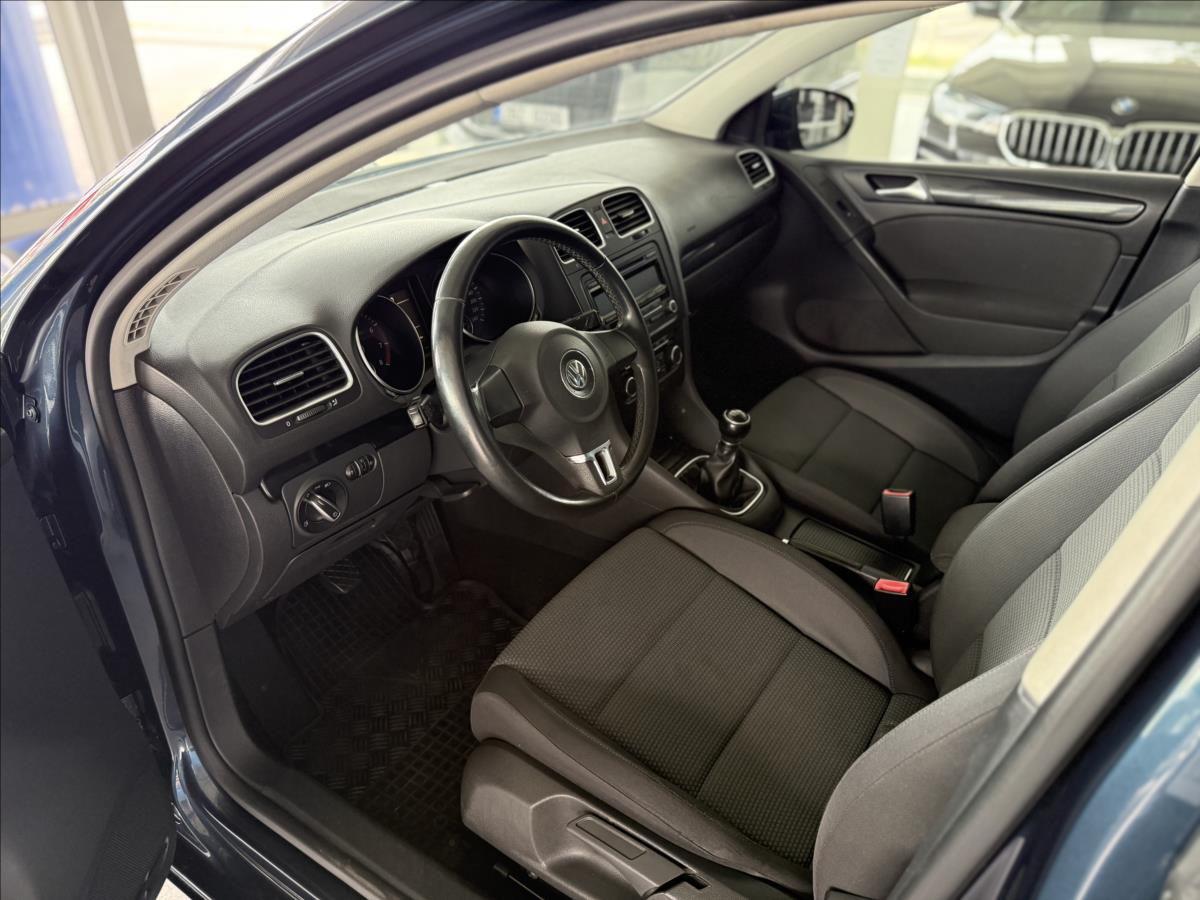 volkswagen-golf-1-2-tsi-77kw-comfort-serviska - 6