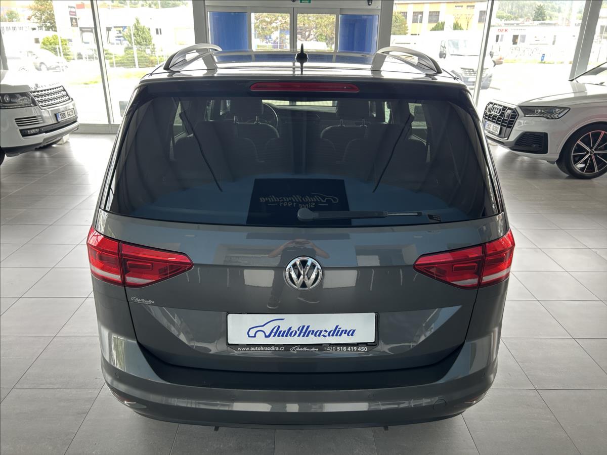 volkswagen-touran-1-2-tsi-81kw-2-maj-serviska - 4