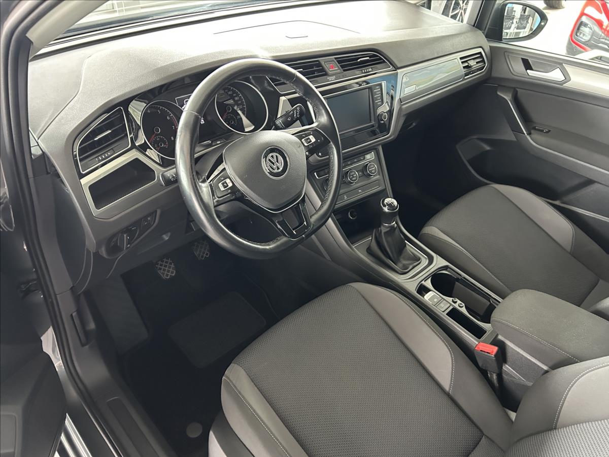 volkswagen-touran-1-2-tsi-81kw-2-maj-serviska - 6