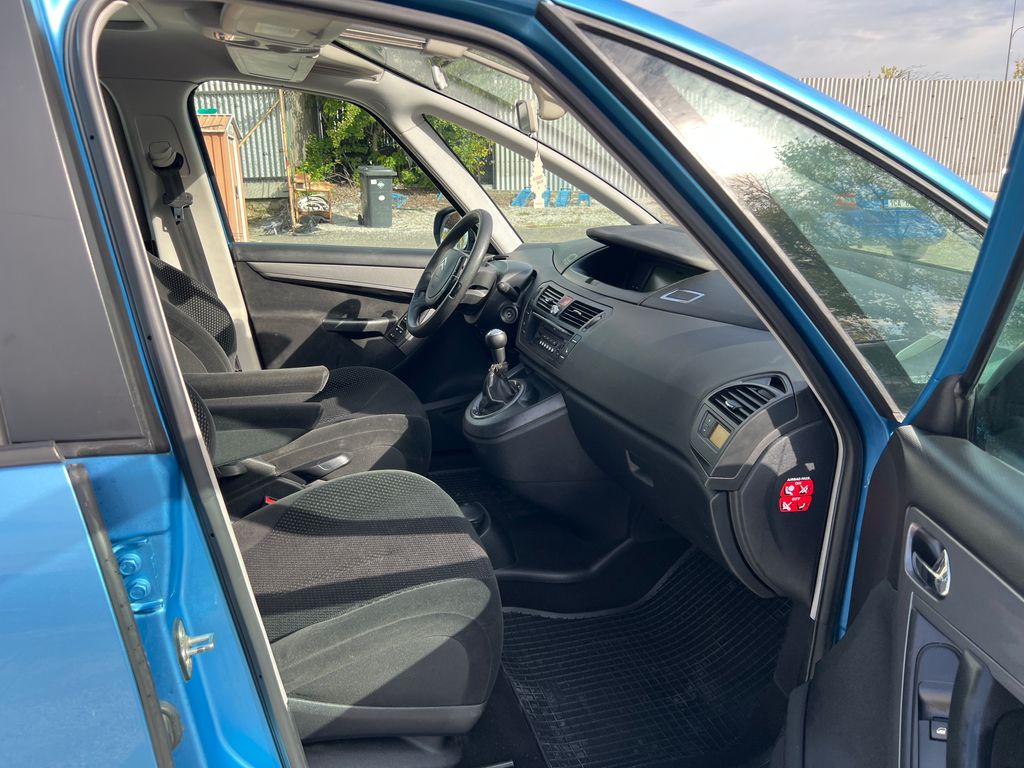 citroen-c4-picasso-1-6-hdi - 9