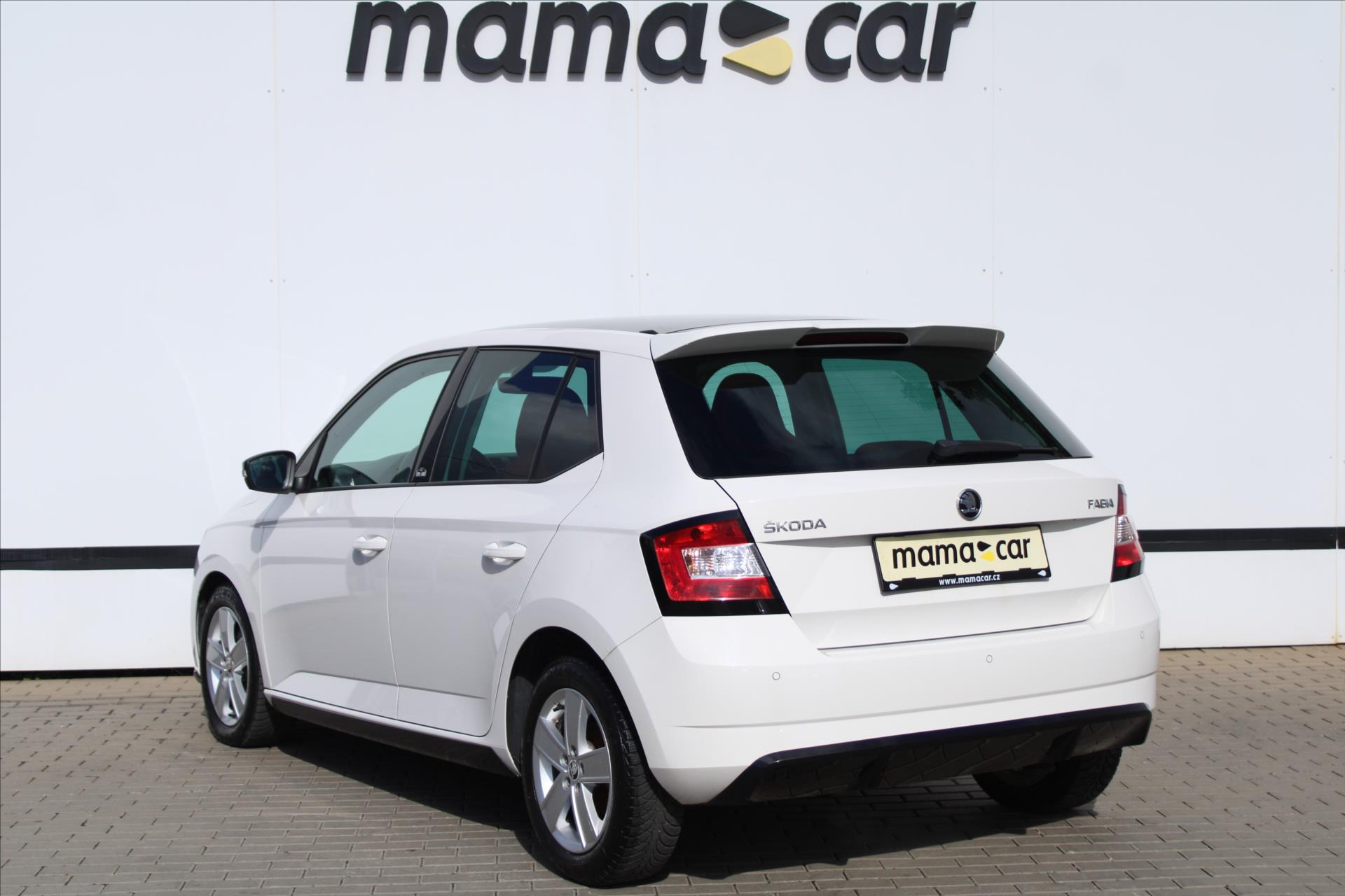 skoda-fabia-1-2-tsi-monte-carlo-panorama - 4