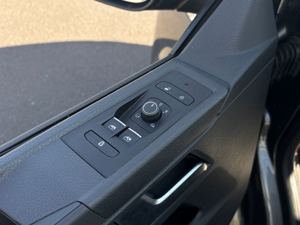 volkswagen-multivan-2-0-tdi-110kw-4x4-acc-led - 8