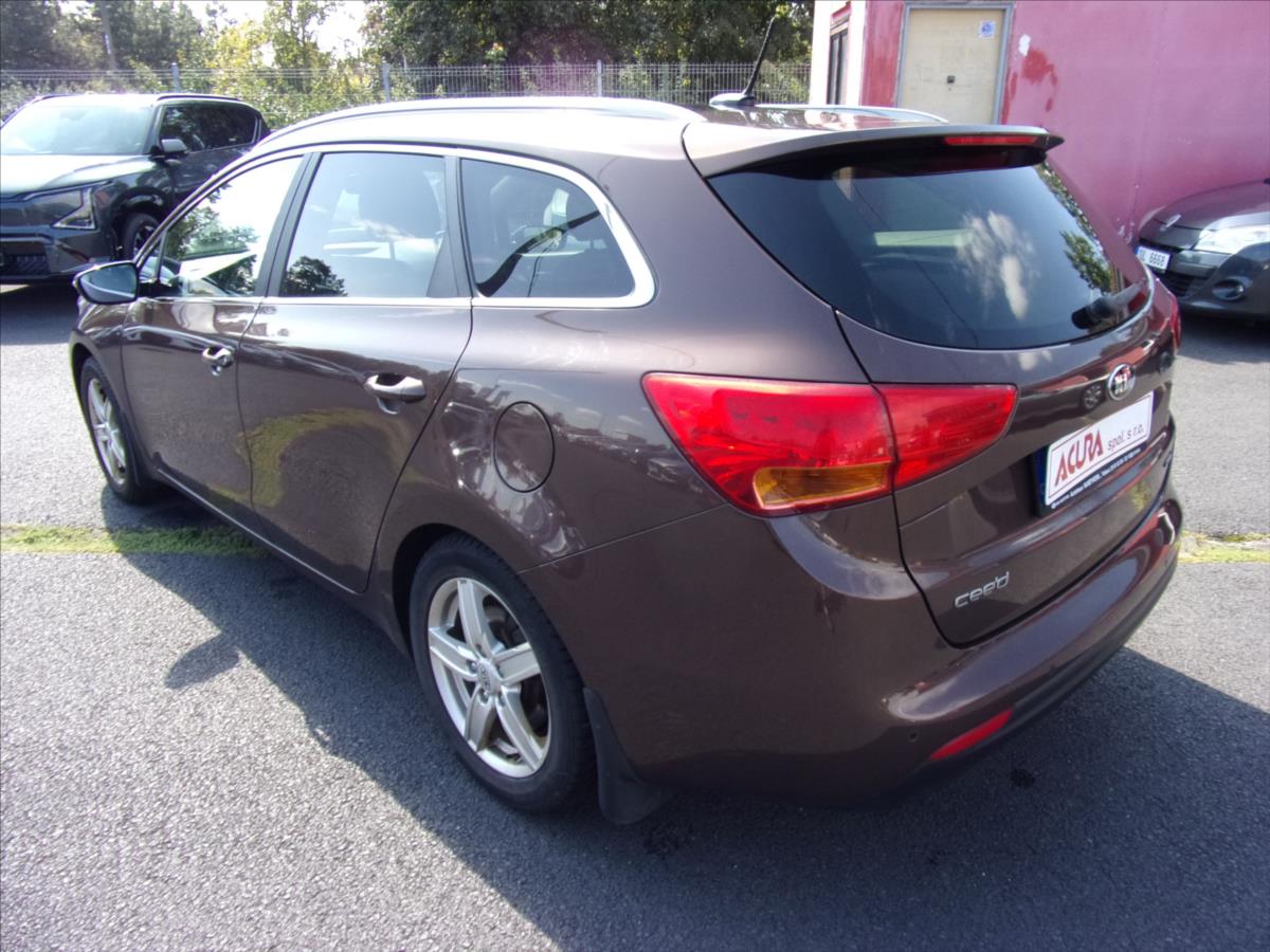 kia-ceed-1-6-crdi-exclusive-sw - 4