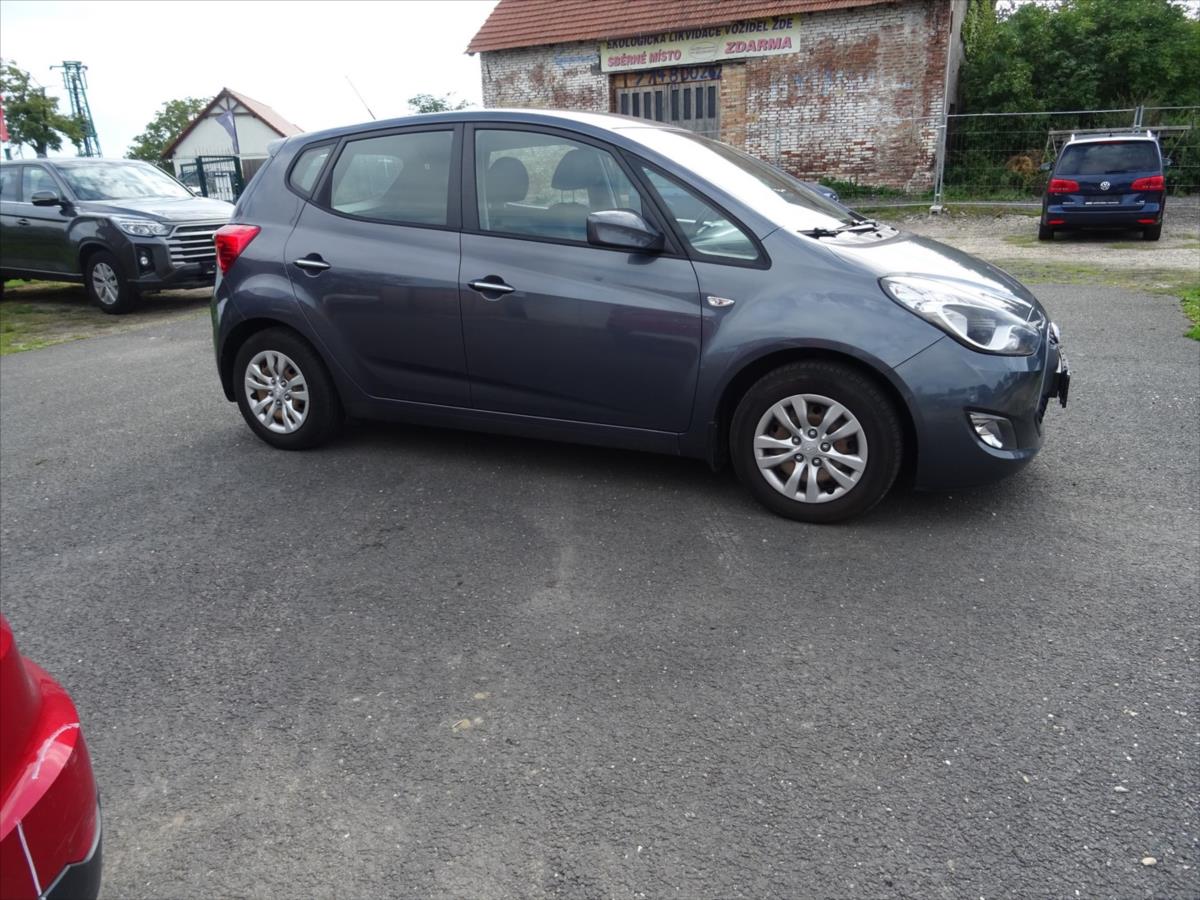 hyundai-ix20-1-4-cvvt-66-kw-1-majitel-v-cr - 7