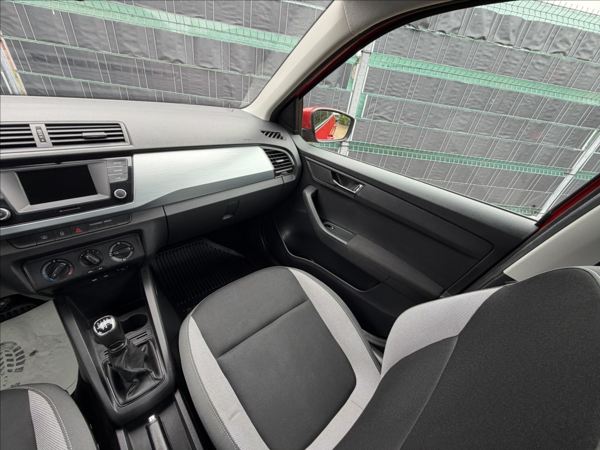 skoda-fabia-iii-1-0-tsi-ambition - 9