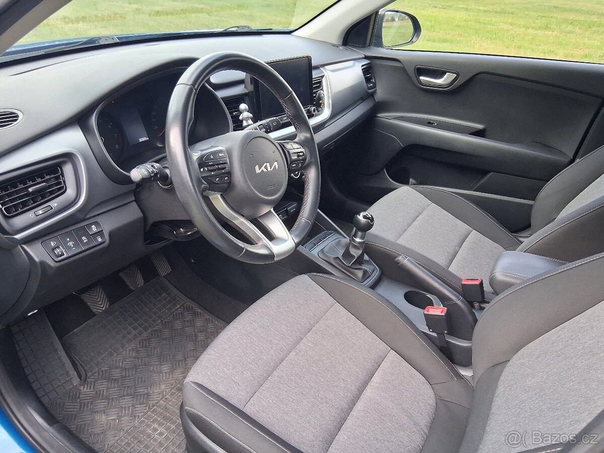 kia-stonic-1-2-dpi-r-v-2022 - 3