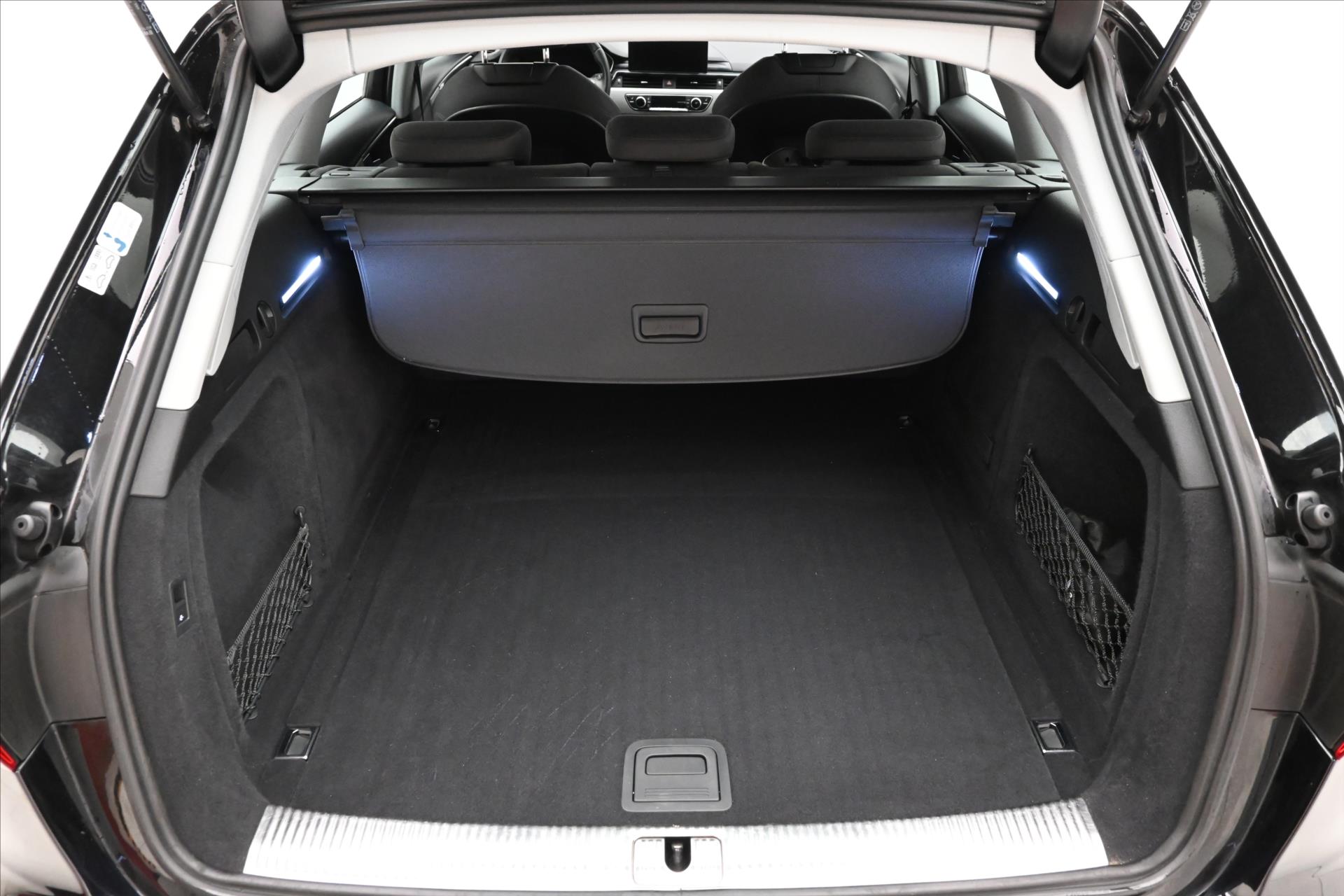 audi-a4-2-0-40tdi-150-kw-s-tronic-zaruka-az-5-let - 9
