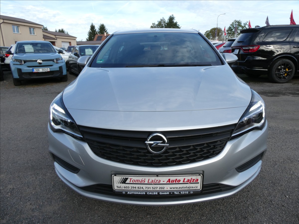 opel-astra-1-4-i-74kw-2x-kola-serviska - 1