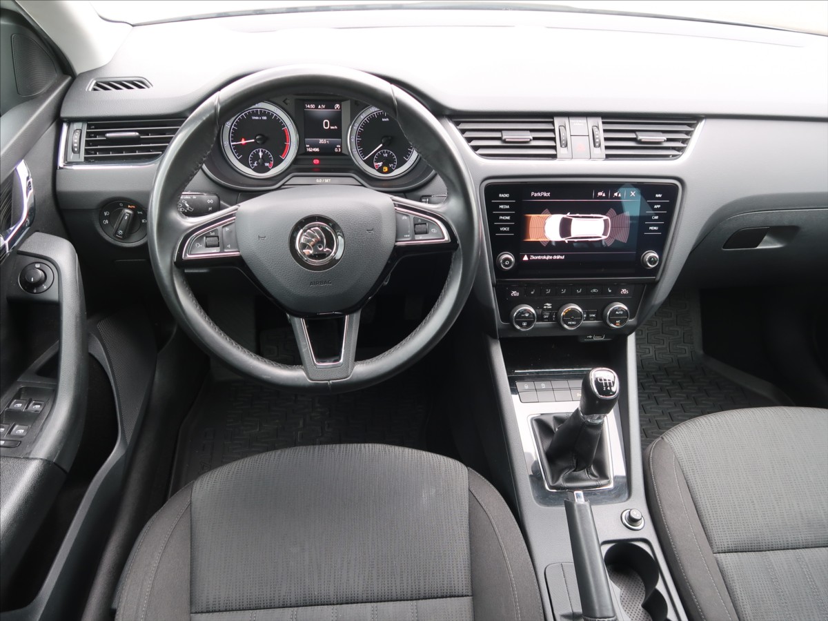 skoda-octavia-1-5-tsi-style-mt - 4