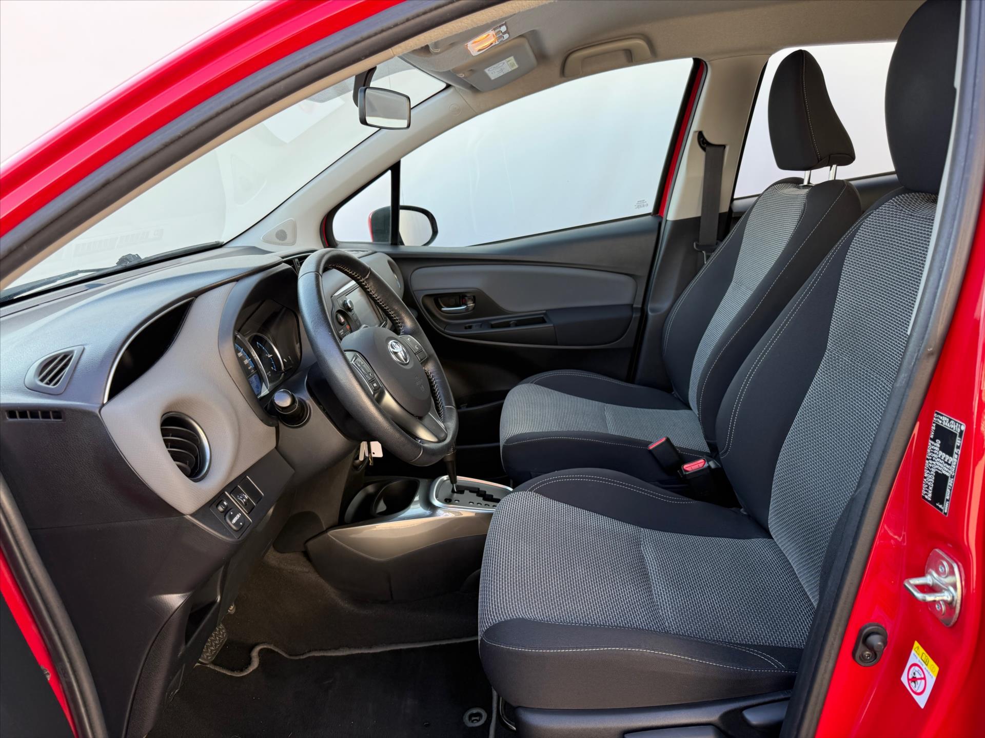 toyota-yaris-1-5-trend-hybrid - 7