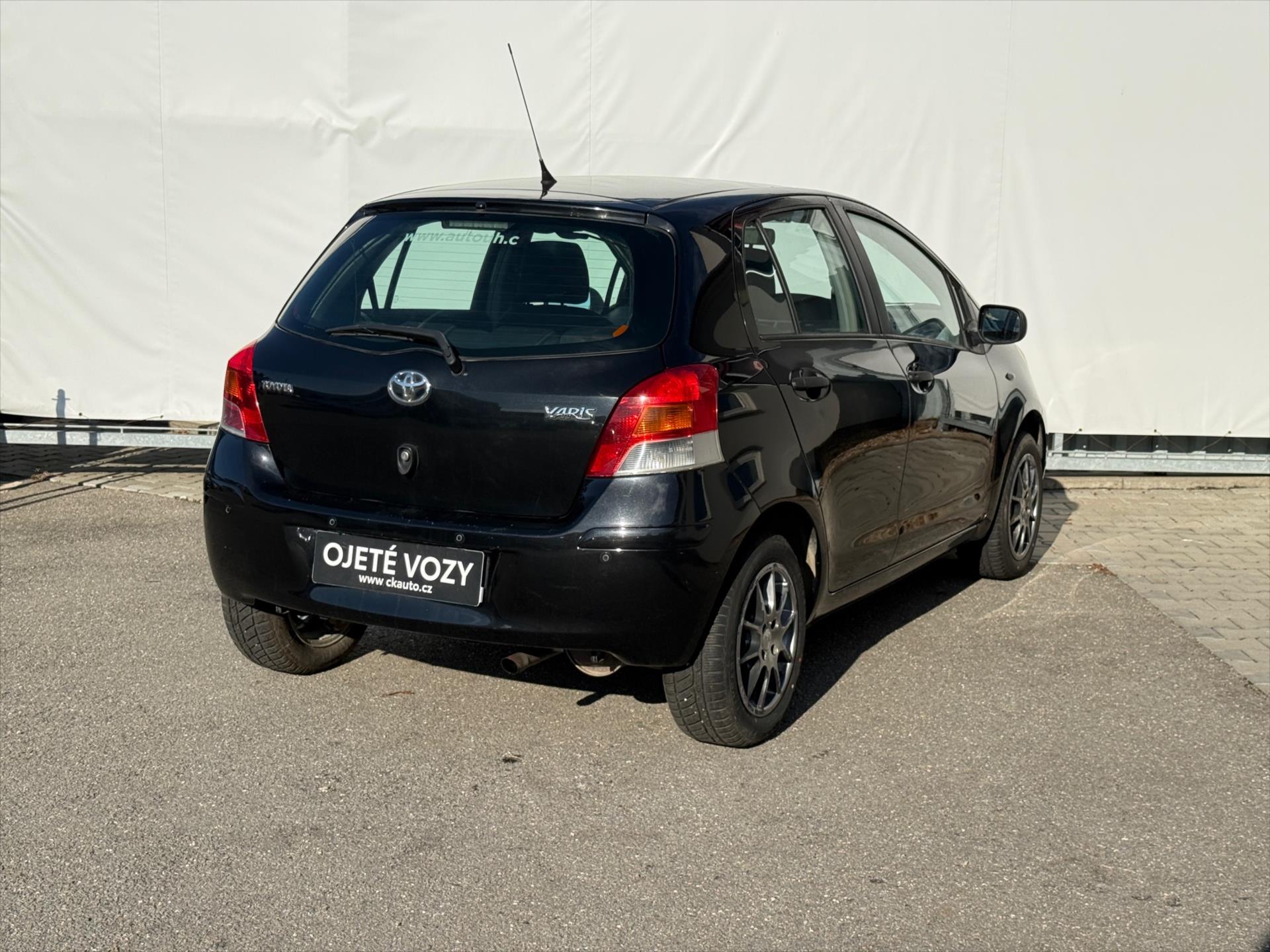 toyota-yaris-1-3-terra-cool - 3