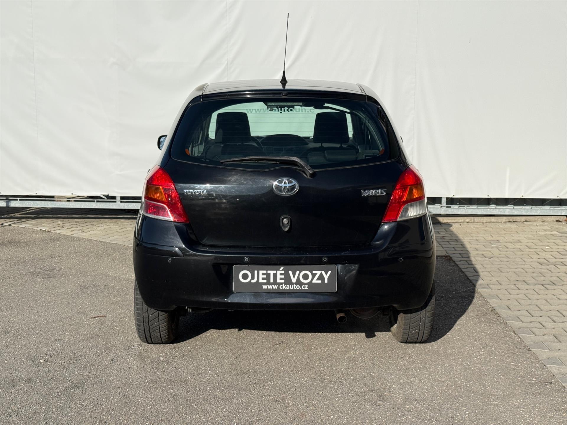 toyota-yaris-1-3-terra-cool - 4