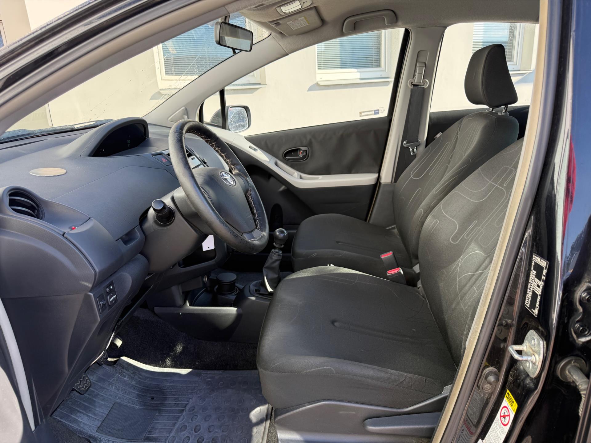 toyota-yaris-1-3-terra-cool - 8