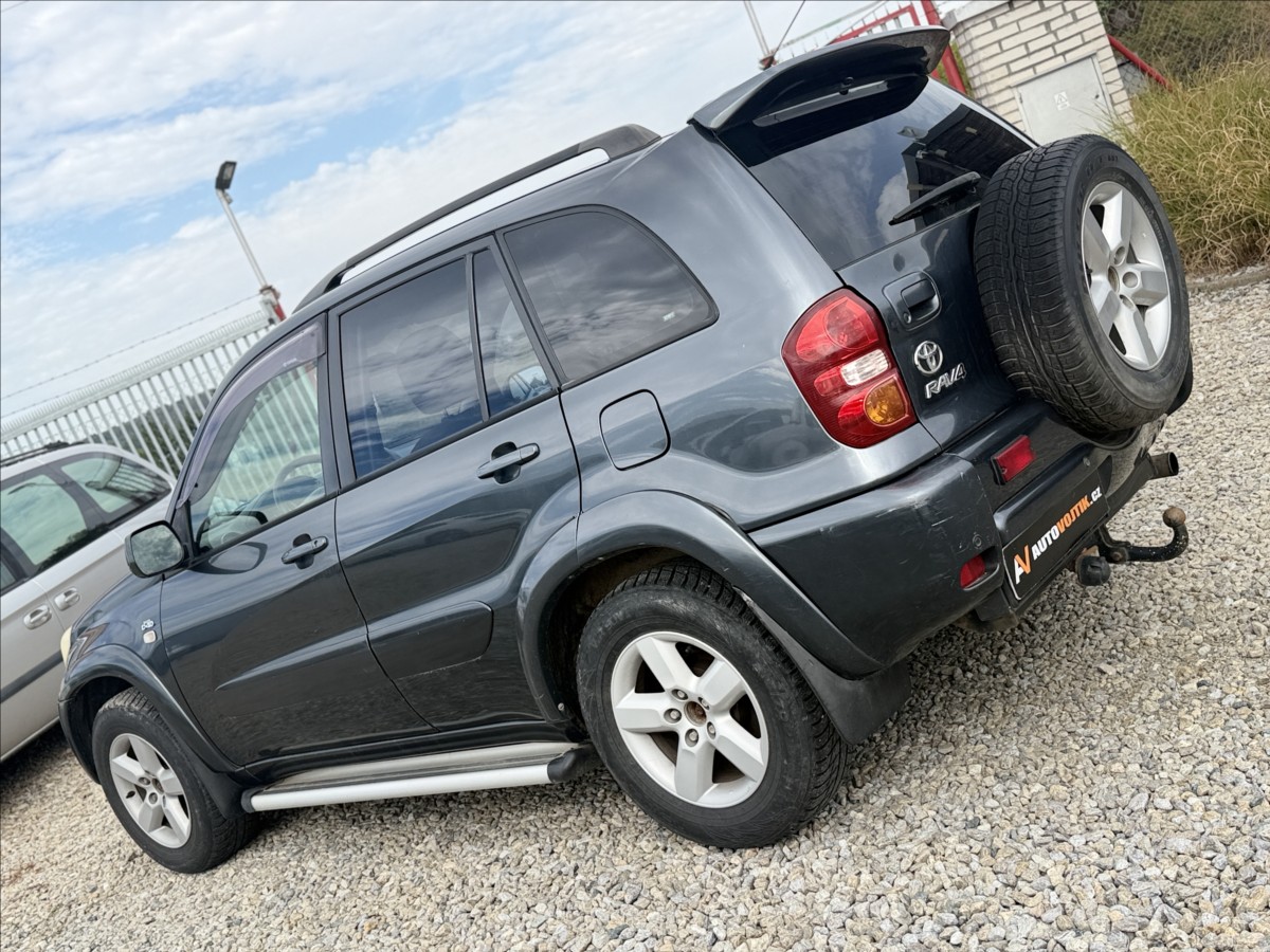 toyota-rav4-2-0-d-4d-4x4-tazne - 6