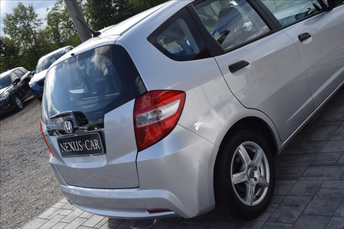 honda-jazz-1-2-i-66kw-alu-klima-nizke-km - 5