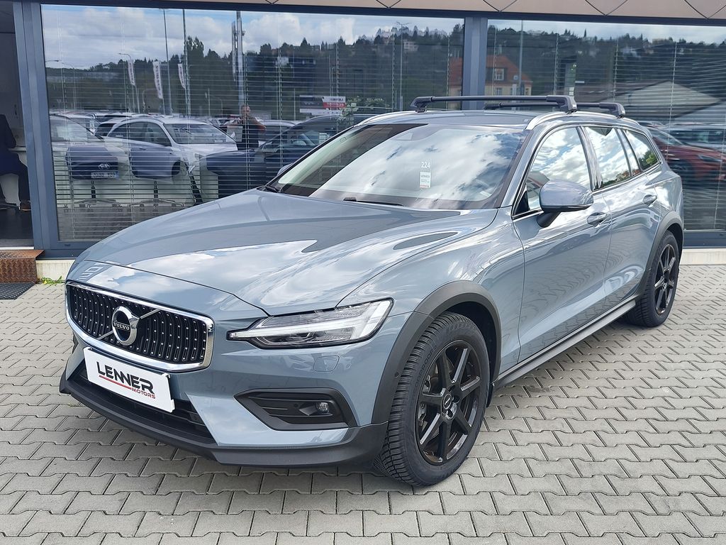 Volvo V60 B4 2.0/145kW 1.majitel 4x4