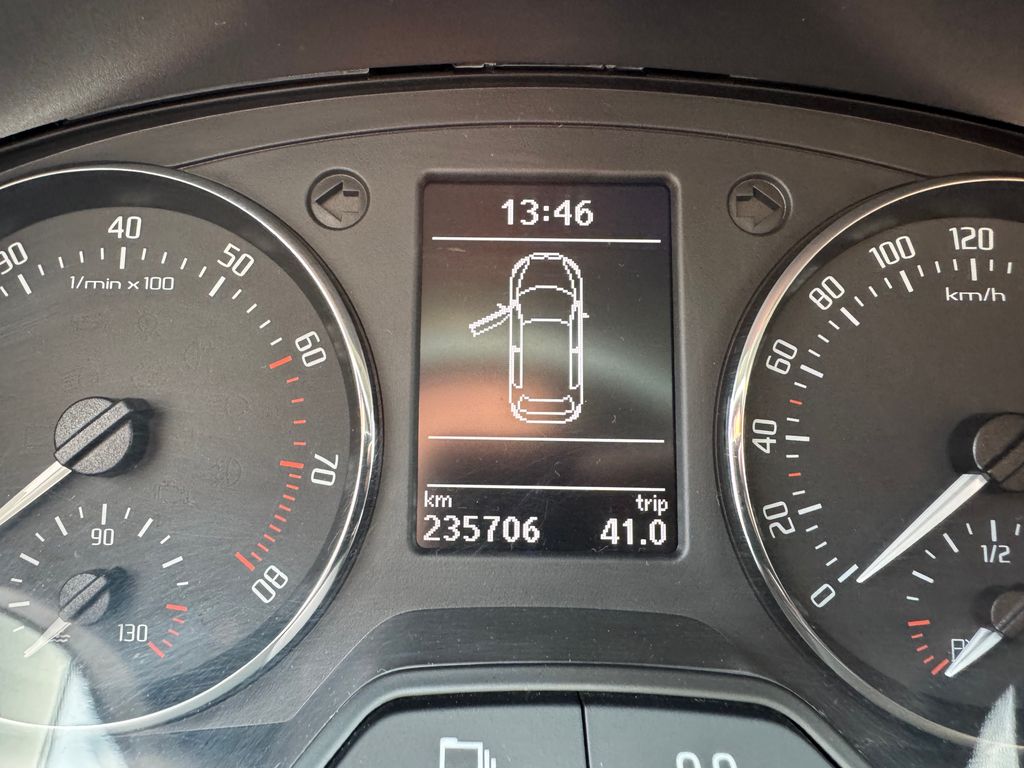 skoda-roomster-1-2-tsi-ambition - 9