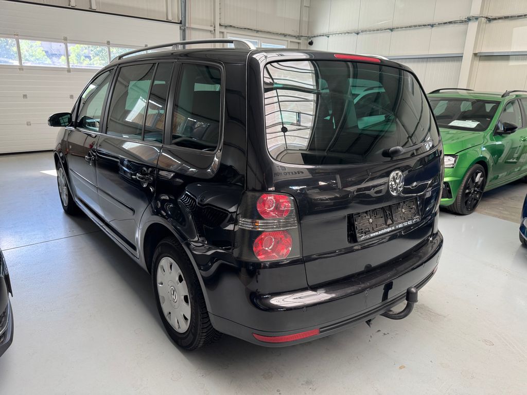 volkswagen-touran-2-0-tdi-dsg-highline - 3