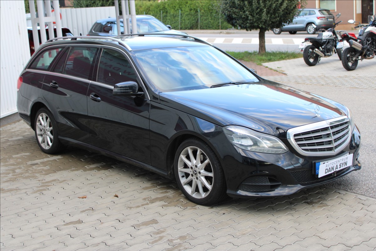 mercedes-benz-tridy-e-2-1-200-bluetec-at - 1