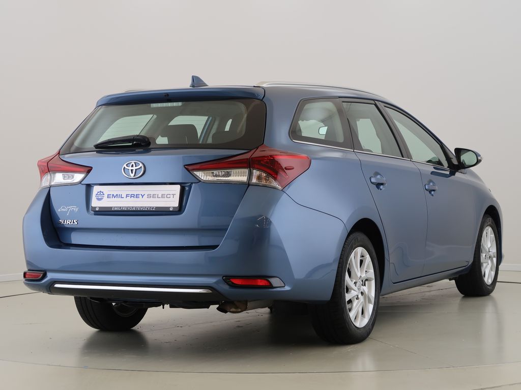 toyota-auris-1-6valvematic-97kw-manual-cz - 4
