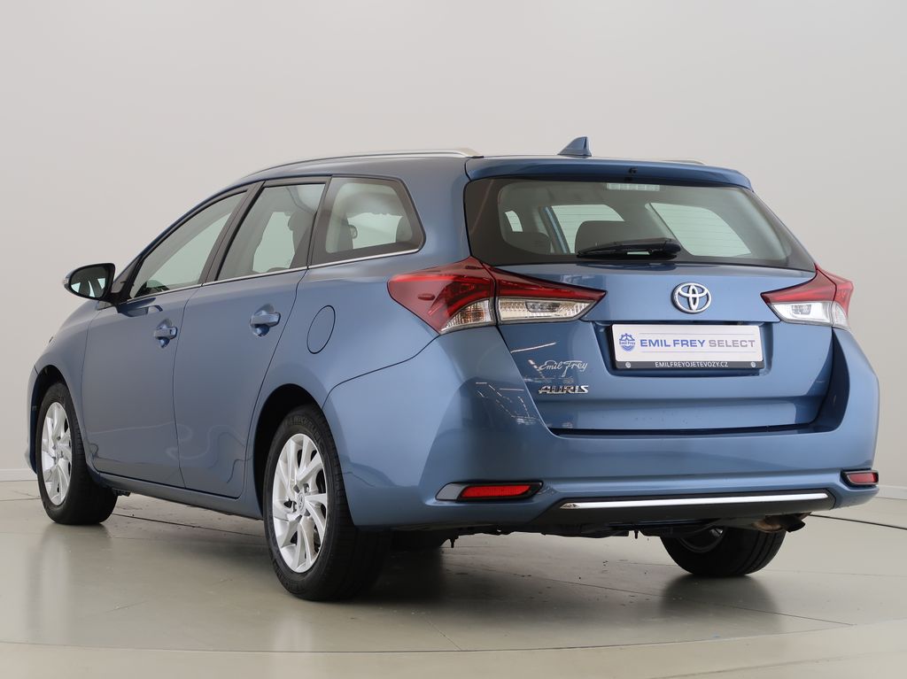 toyota-auris-1-6valvematic-97kw-manual-cz - 7
