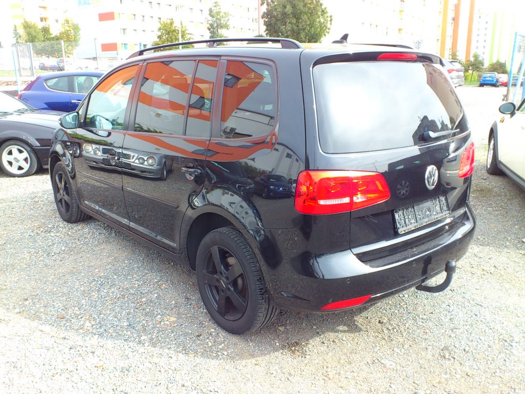 volkswagen-touran-match-2-0-tdi-7-mist - 4