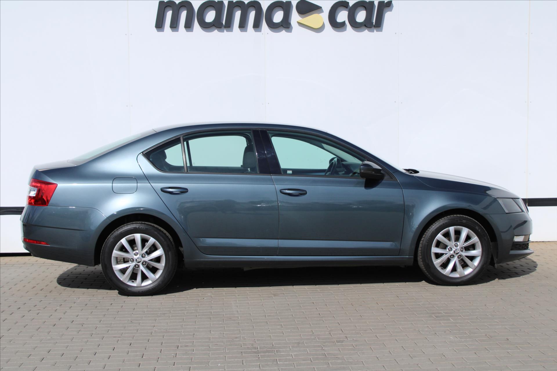 skoda-octavia-1-6-tdi-85kw-dsg-ambiente-cr - 7