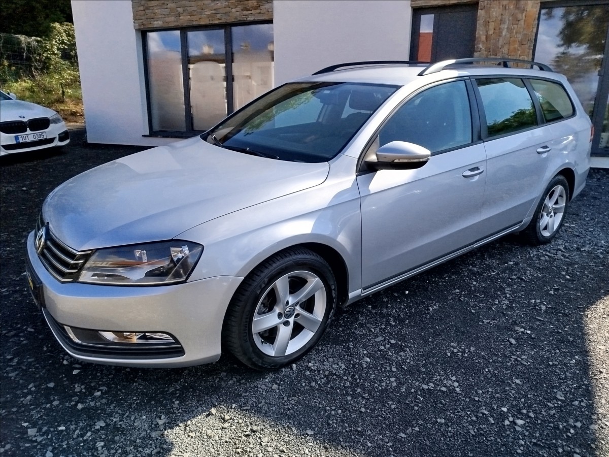 volkswagen-passat-2-0-tdi-103-kw-navi-kamera-tz - 1