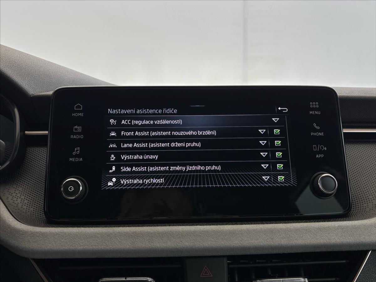 skoda-scala-1-5-tsi-top-selection-7dsg - 7