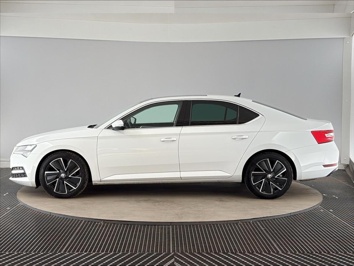 skoda-superb-1-5-tsi-ambition-plus-panorama - 2