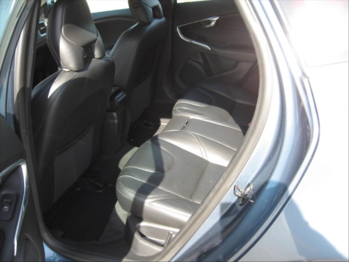 volvo-v40-1-6-manual-kw-110 - 7