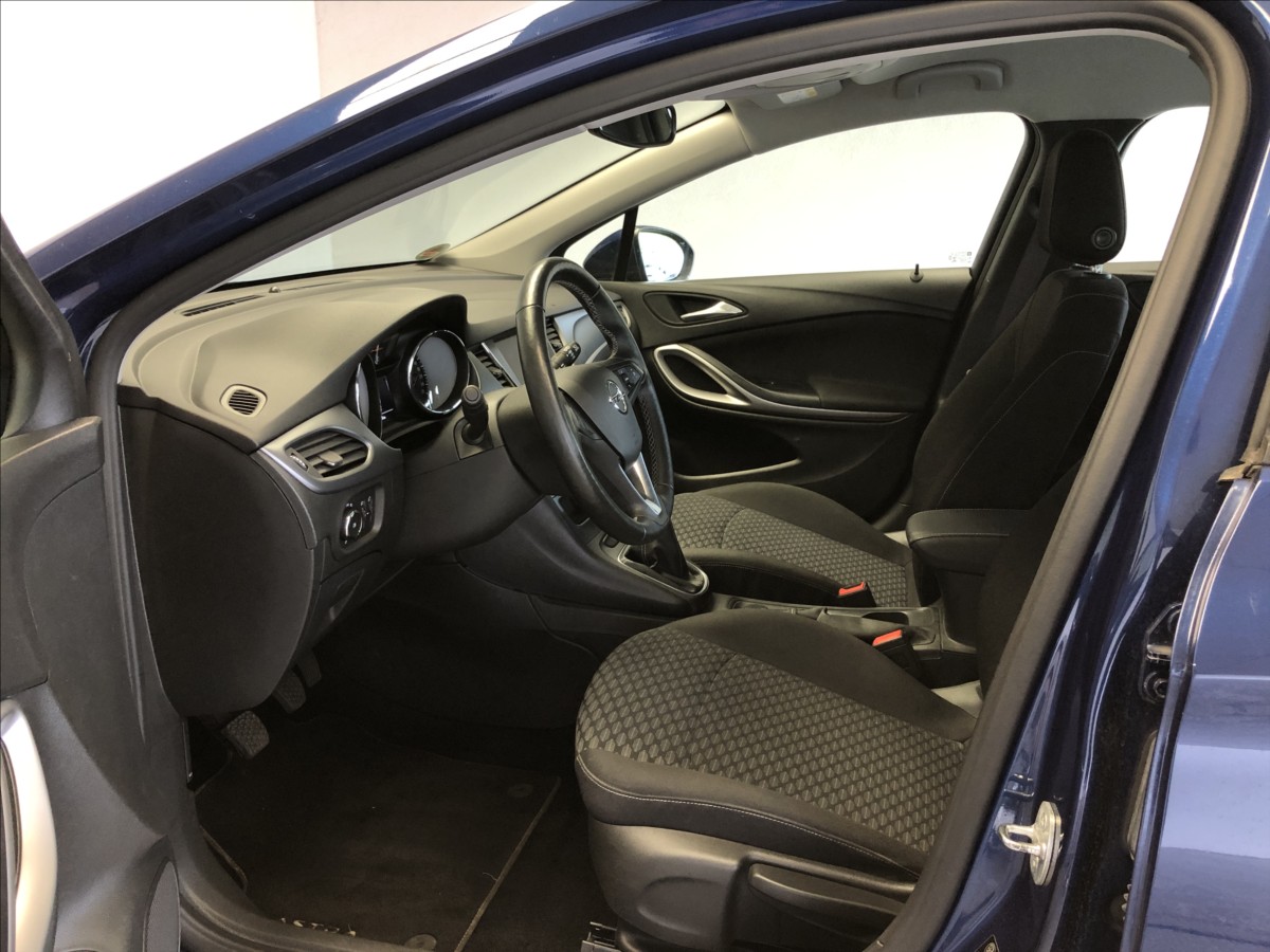 opel-astra-1-2-t-81kw-sport-tourer - 8