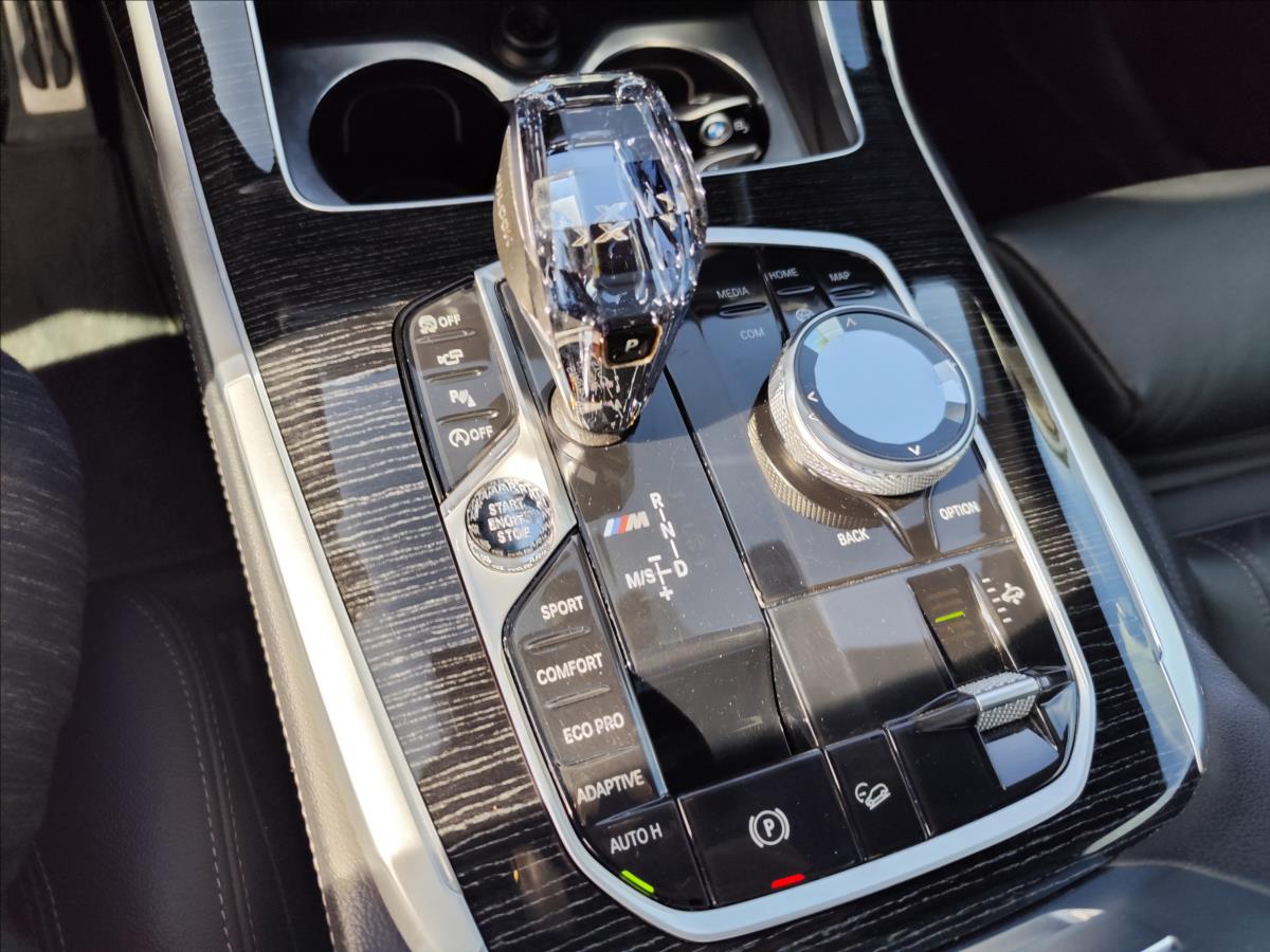 bmw-x7-m50i-m-paket-xdrive-1-maj-cr-390kw - 5