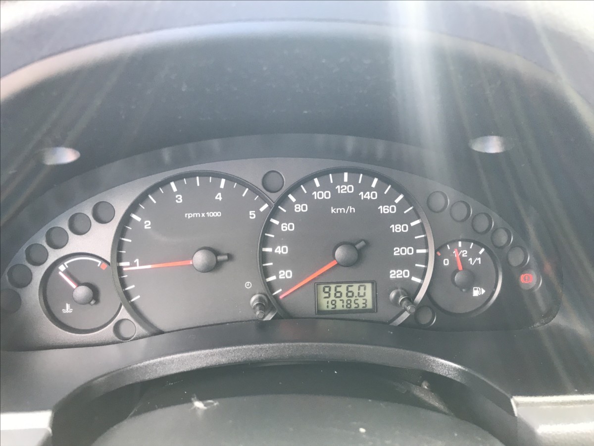 ford-tourneo-connect-1-8-tdci-66kw-4dv-5mist - 8
