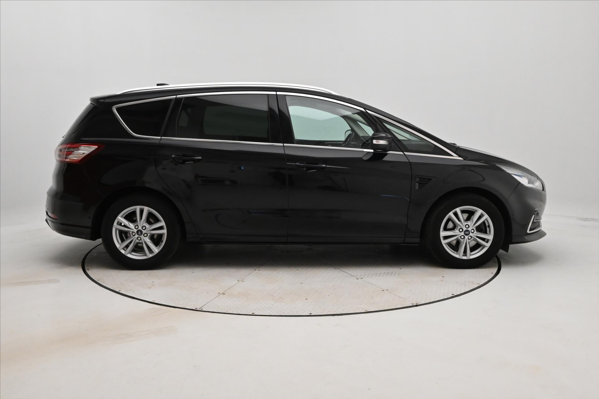 ford-s-max-2-0-ecoblue-140-kw-at8-titanium-zaruka-az-5-let - 3