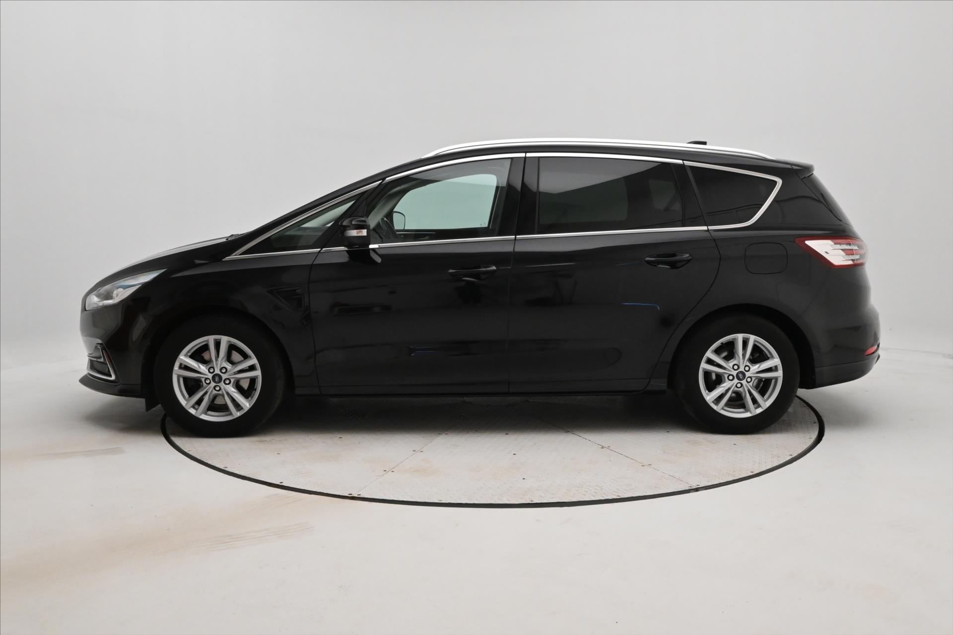ford-s-max-2-0-ecoblue-140-kw-at8-titanium-zaruka-az-5-let - 7