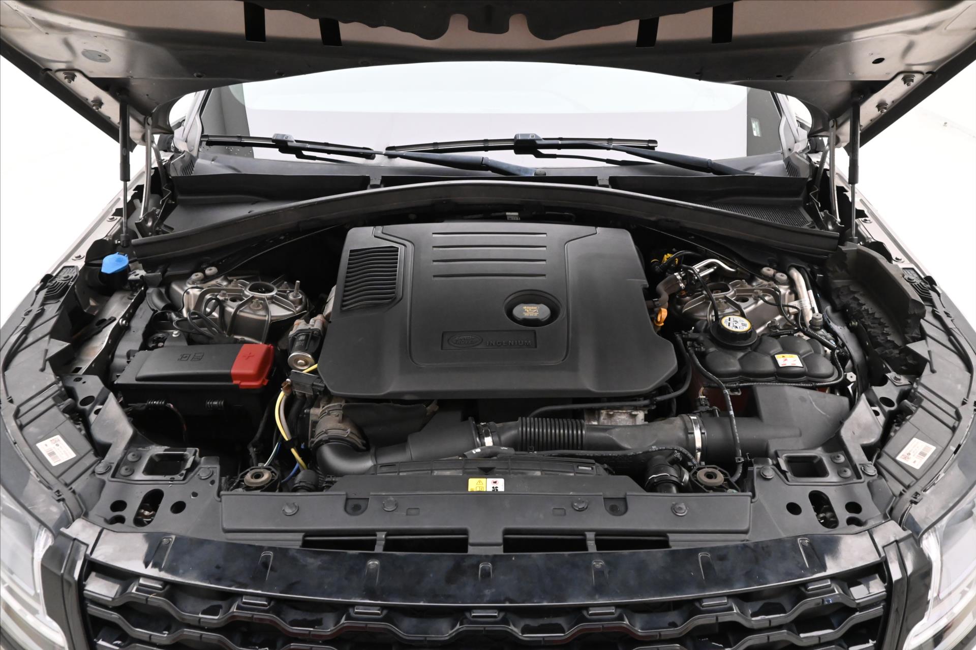 land-rover-range-rover-velar-2-0-d200-150-kw-r-dynamic-awd-zaruka-az-5-let - 8