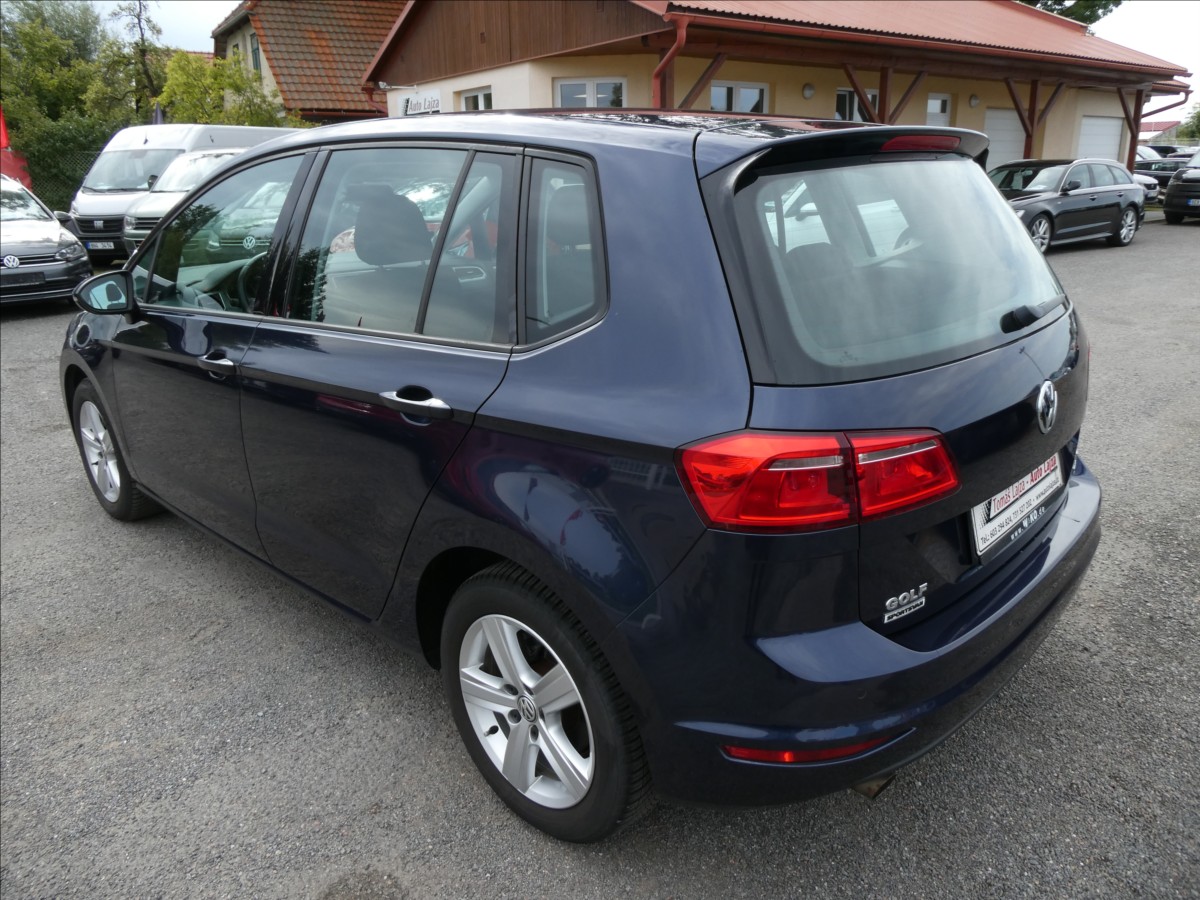 volkswagen-golf-sportsvan-1-6-tdi-81kw-1-majitel-serviska - 6