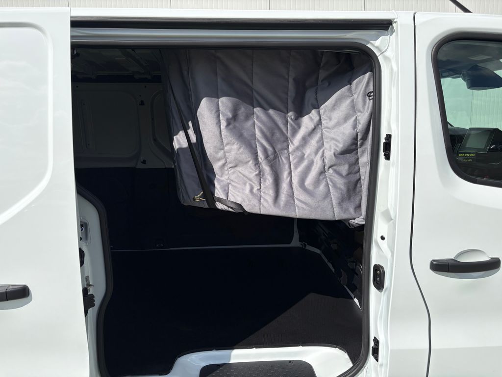 renault-trafic-2-0dci-do-2-49t-spani-topeni - 7
